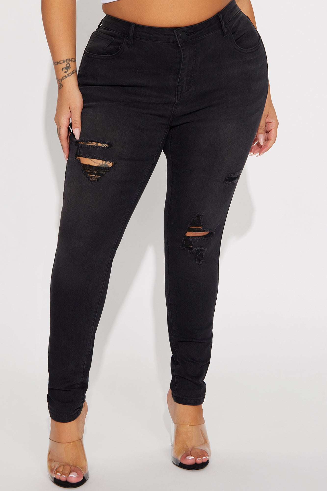 05-11-23Studio4_CXB_AC_11-16-50_12_YJDM15MRDOPTION5_Black_P_36339_PLUS_PXF