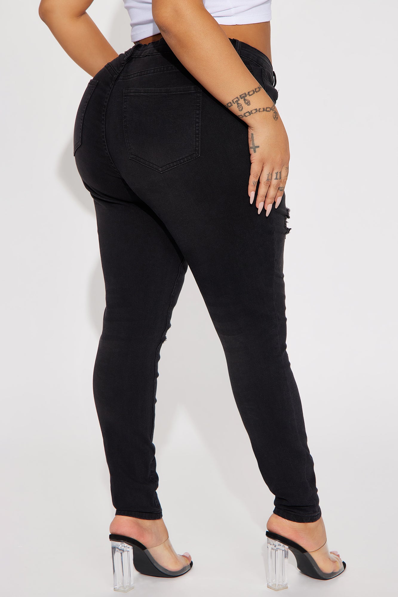 05-11-23Studio4_CXB_AC_11-17-26_12_YJDM15MRDOPTION5_Black_P_36348_PLUS_PXF