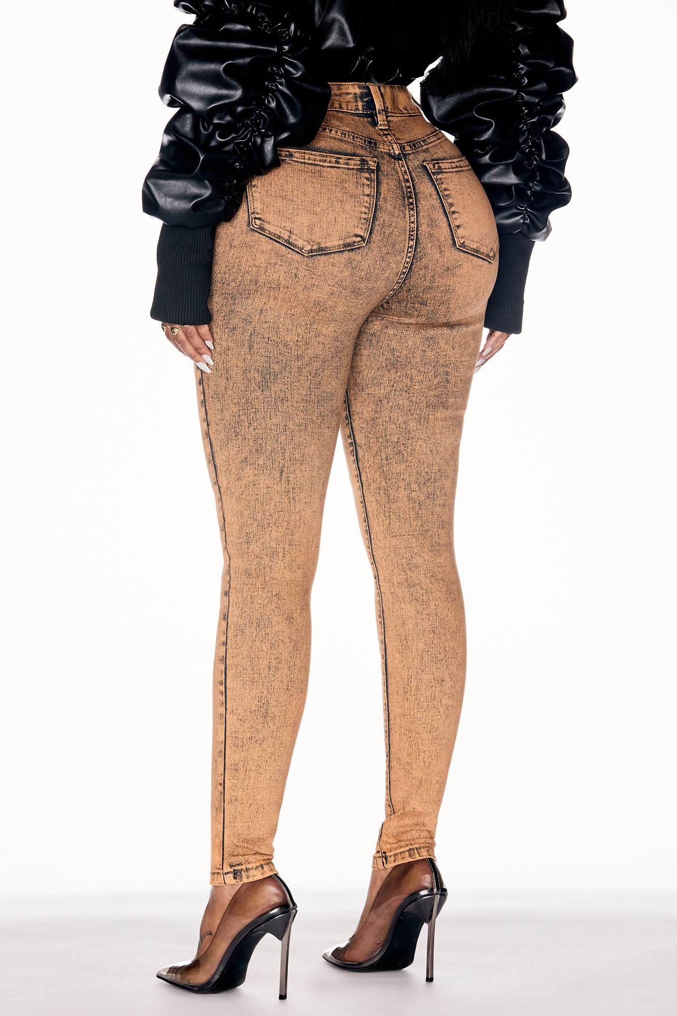 07-25-23_KF_MR_13-40-00_1_wr23p1062c_Orange_9962_SG_EH_JB_WG