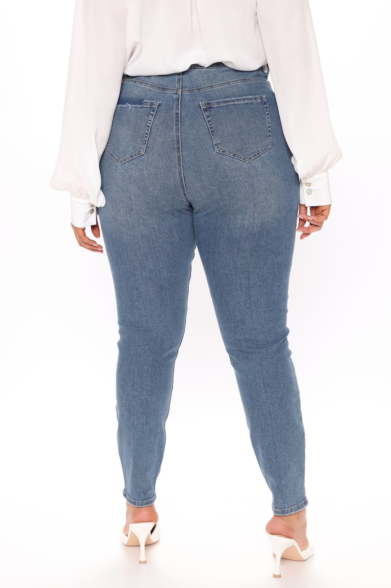 09-28-20Studio4_CE_ON_11-29-56_28_FNJW1M1128_MediumBlueWash_P_11473_PLUS_KL